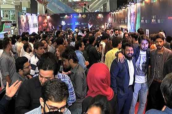 نئی پاکستانی فلم   مالک  کا رنگا رنگ پریمیئر، فلمی ستاروں کی شرکت