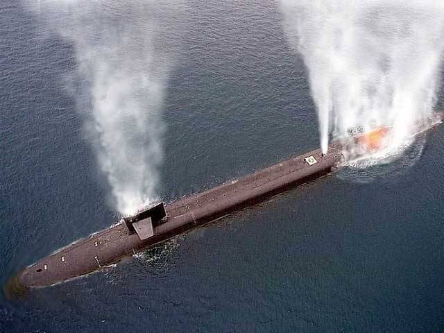 بھارتی جنگی جنون؛ روس بھارت کو مزید ایٹمی آبدوز دینے پر رضامند