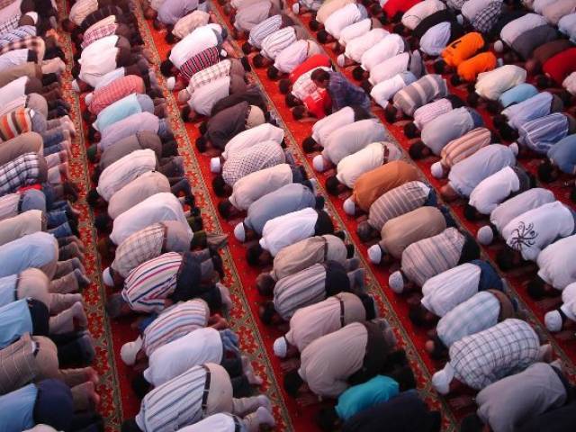 اٹلی میں 16 لاکھ مسلم تارکین کے لیے صرف 8 مساجد