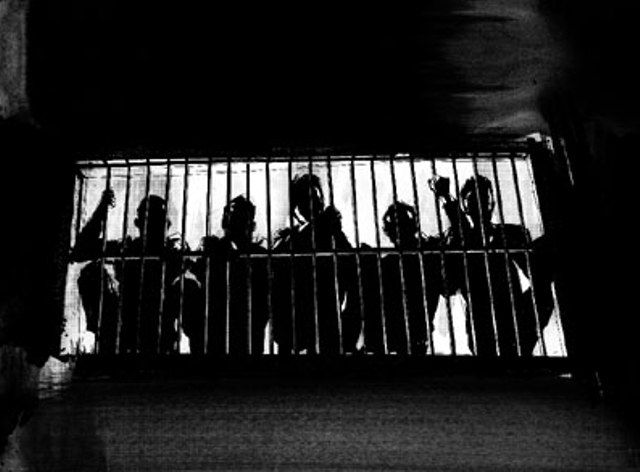 لاہور: ٹاؤن شپ میں پولیس کا سرچ آپریشن، 16 غیر ملکی باشندے گرفتار