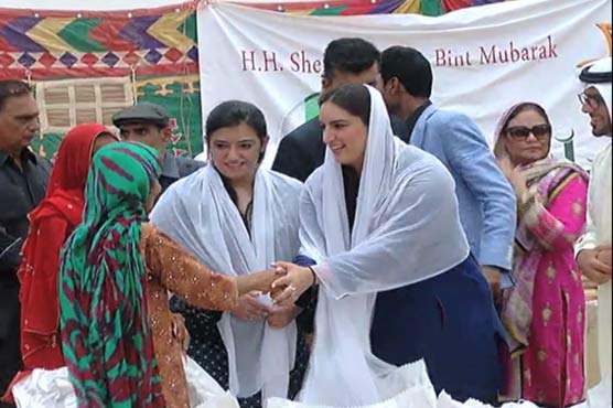 ابوظہبی کی شہزادی نے کراچی میں غریب خاندانوں میں راشن تقسیم کیا