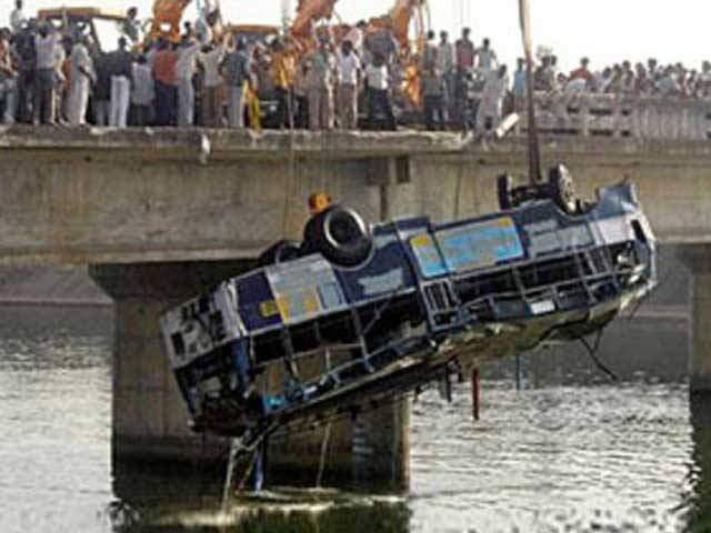 بھارتی ریاست چھتیس گڑھ میں بس نہر میں جاگری؛ 13 افراد ہلاک