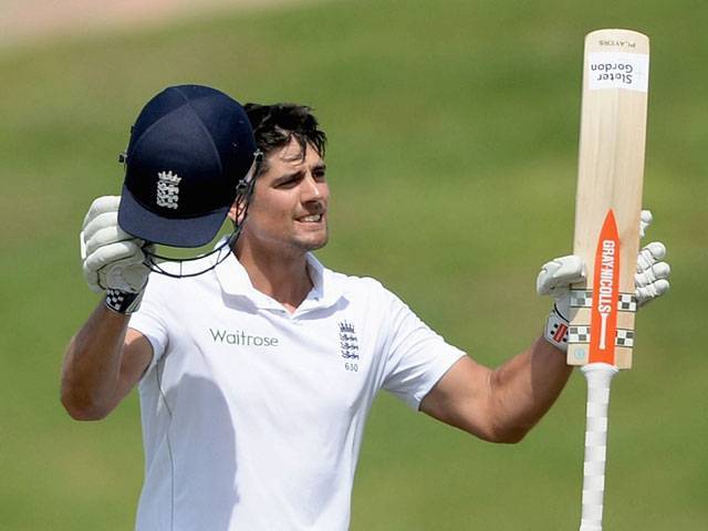 انگلش کپتان الیسٹر کک نے ٹیسٹ کرکٹ میں 10 ہزار رنز بنا کر نیا ریکارڈ قائم کردیا