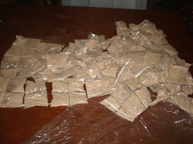 کراچی ایئرپورٹ پر کھڑے قومی ائیر لائن کے طیارے سے 27 کلو گرام ہیروئن برآمد