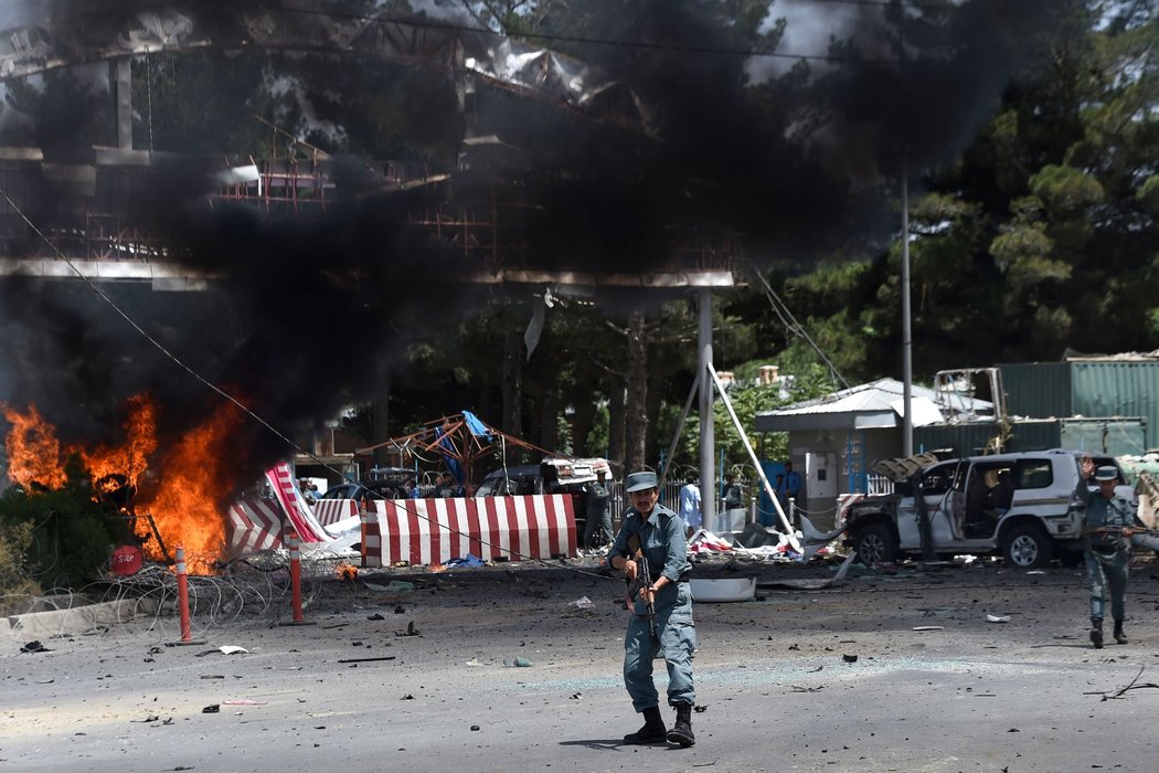 افغانستان میں 24 گھنٹوں کے دوران 52 پولیس اہلکاروں سمیت 61 افراد ہلاک