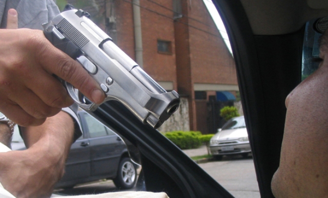 کراچی میں اسٹریٹ کرائم میں اضافہ ، تین شہری زخمی