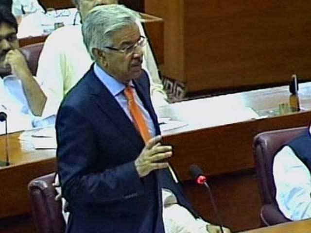 احتساب کا مطالبہ وہ لوگ کررہے ہیں جن کے دامن خود داغدار ہیں، خواجہ آصف