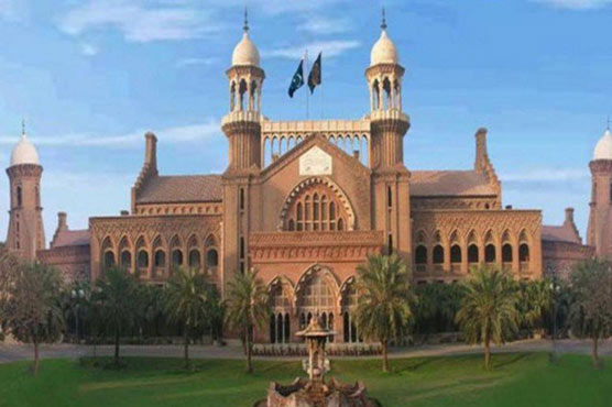 داخلے میں عمر کی شرط کیخلاف درخواست پر سیکرٹری سکولز اور بورڈ سے جواب طلب