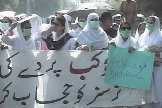 ملتان: نرسوں کا احتجاج پانچویں روز بھی جاری