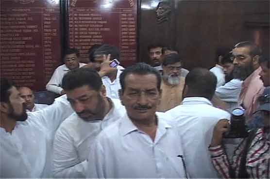 حیدر آباد: نیب کا صدر چیمبر آف کامرس کی گرفتاری کیلئے چھاپہ، تاجر مشتعل