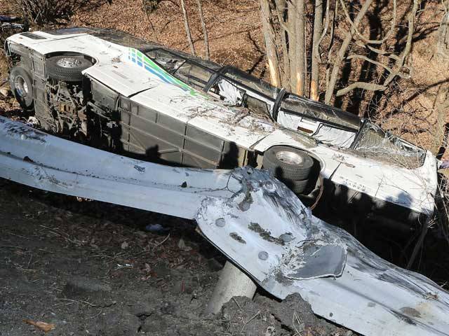 مانسہرہ میں مسافر وین کھائی میں گرنے سے 6 افراد جاں بحق