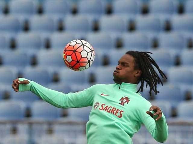 کم عمری میں ملک کی نمائندگی، ریناٹو سانچیز نے رونالڈو سے ریکارڈ چھین لیا