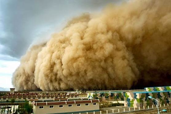 چین: ریت کے طوفان کے باعث معمولات زندگی درہم برہم