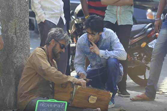 سونو نگھم کی بھکاری سمجھ کر 12 روپے دینے والے لڑکے سے ملاقات