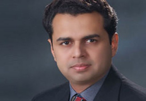 نعیم الحق جیسے مشیروں نے عمران کو تباہی کے دہانے پر پہنچا دیا، بہتان تراشی بند کریں: طلال چودھری