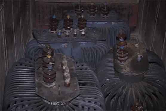 گوجرانوالہ : چوری شدہ ٹرانسفارمرز سے بھرا ٹرک پکڑا گیا، دو لائن مین گرفتار