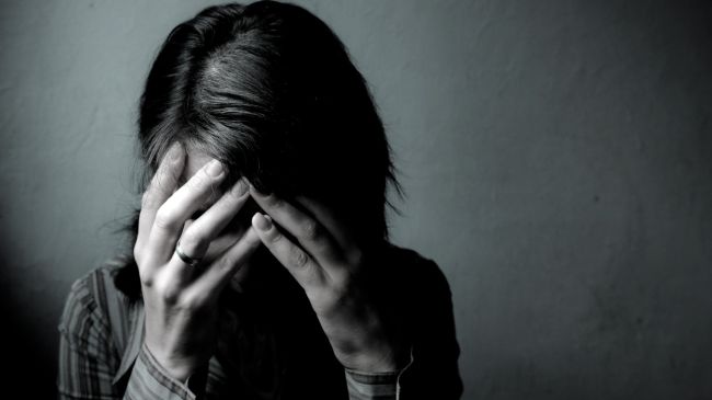 عورت پر ہلکا تشدد بھی کیوں؟