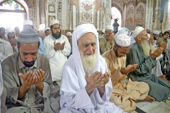 ملک بھر میں آج شب معراج عقیدت و احترام سے منائی جائے گی