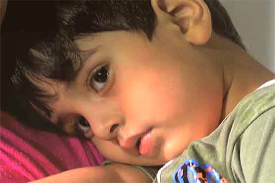 ایدھی سینٹر : معصوم عبد اللہ ماں باپ کے بغیر جینا سیکھنے میں مصروف