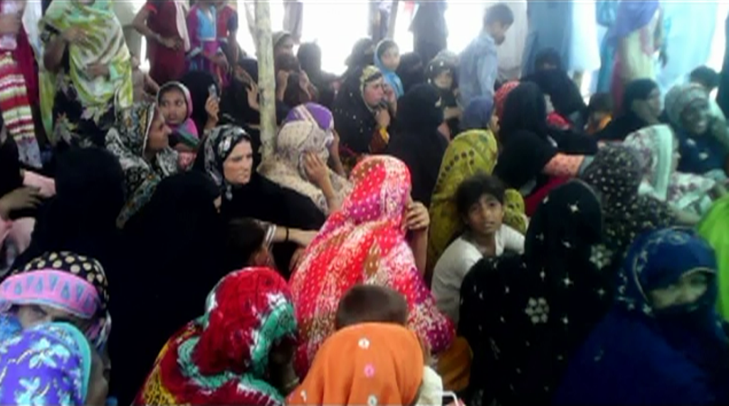 بدین: غیراعلانیہ لوڈ شیڈنگ کے باعث شہر کے مختلف اتحادیوں کی جانب سے شٹر ڈاﺅں ہڑتال کی کال