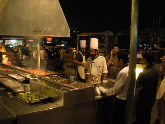 سو لفظوں کی کہانی نمبر 51۔۔۔۔ بوٹی بناو ۔۔۔۔۔۔