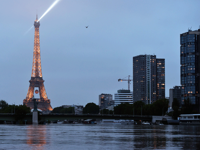 یورپ میں غیرمعمولی بارشیں اور سیلاب سے 15 افراد ہلاک، ہزاروں بے گھر