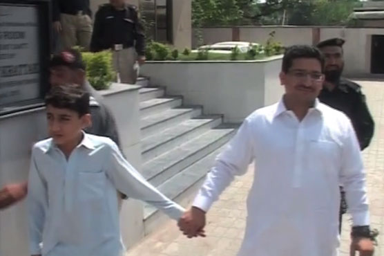 پشاور فائرنگ، ملزم عمران خان اور اس کے بیٹے کا چودہ روزہ ریمانڈ