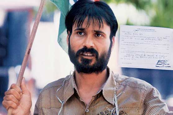 بھارتی شہری کا خود کو زندہ ثابت کرنے کیلئے دھرنا