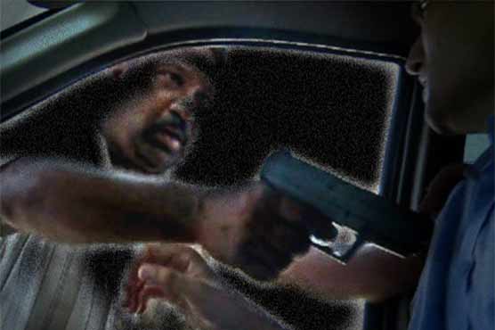 لاہور: ڈاکوؤں نے شہری کو گن پوائنٹ پر لوٹ لیا