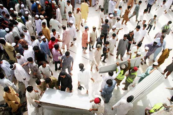 کراچی : ناظم آباد میں مسجد کا شیڈ گرنے سے 6 نمازی شہید