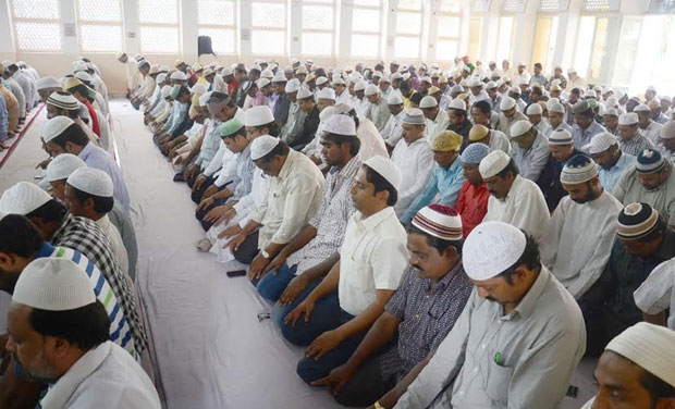 یہ مبارک سعاتیں کہیں غفلت میں گزر نہ جائے