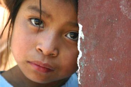 نگاہ پڑنے نہ پائے یتیم بچوں کی چھپا کے کھلونے دکان میں رکھنا