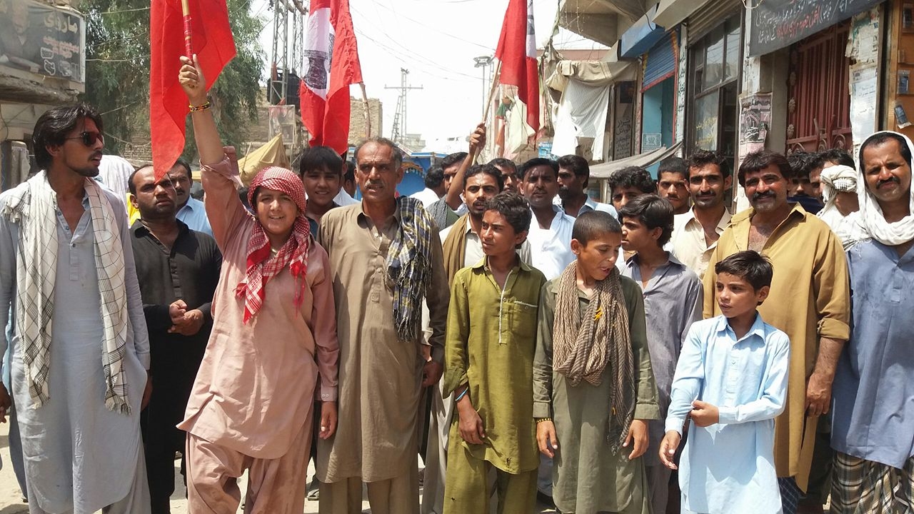 خیرپور ناتھن شاہ میں بجلی کی غیراعلانیہ لوڈشیڈنگ کے خلاف احتجاجی مظاہرہ