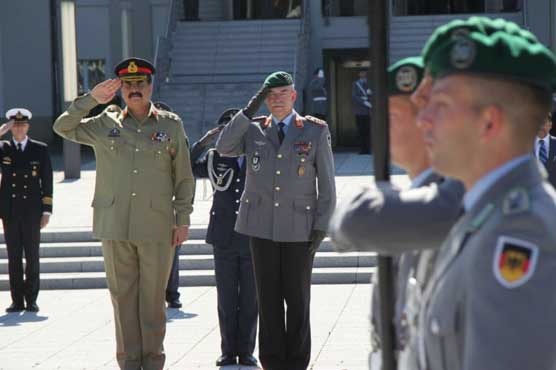 آرمی چیف جنرل راحیل شریف کا جرمنی میں شاندار استقبال