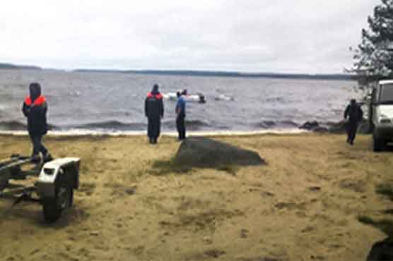 روس: جھیل میں کشتی ڈوبنے سے بچوں سمیت 14 افراد ہلاک