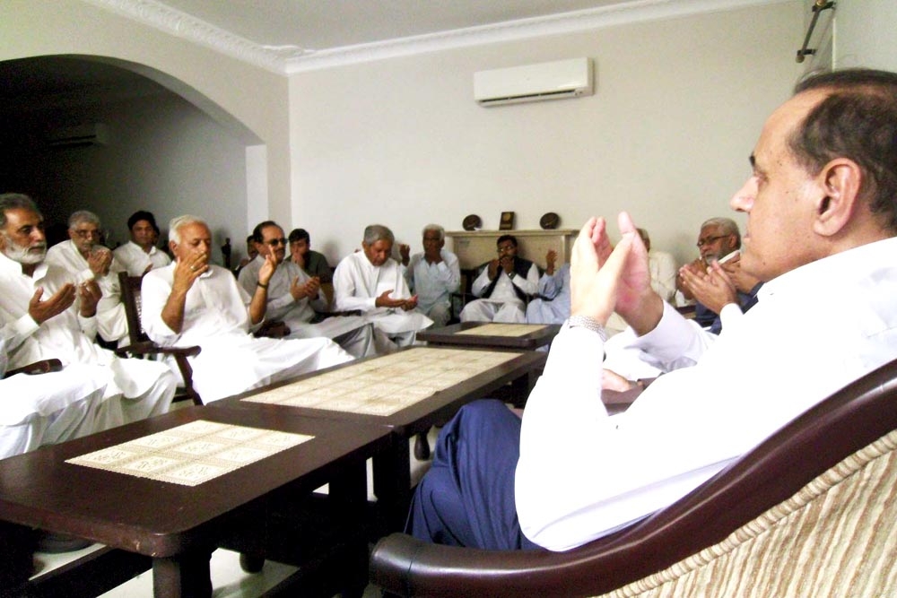 سردار خان نیازی کی غلام سرور خان سے انکے بھائی کی وفات پر اظہار تعزیت