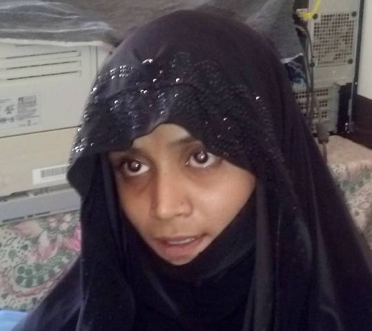 سیہون شریف میں نوجوان ناری پولیس اسٹیشن پہنچ گئی