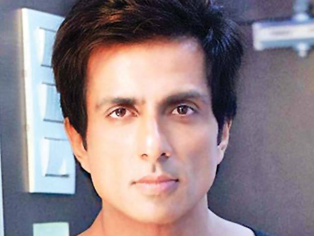 سونو سود بھی پاکستانی فلم ’’عشق پازیٹو‘‘کا حصہ بن گئے