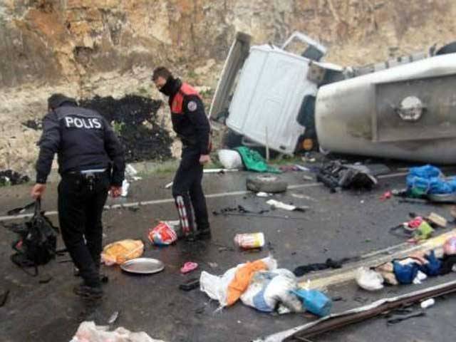 ترکی میں اسکول بس کو حادثہ، طلبا سمیت 14 افراد ہلاک