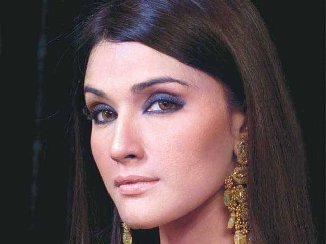 بھارت اور ایران سمیت دیگر ممالک کیساتھ مشترکہ فلم سازی ہونی چاہیے، زارا شیخ