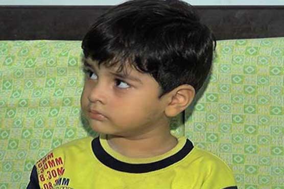 ماں کی ممتا سے محروم عبداللہ کی عدالت میں باپ سے ملاقات