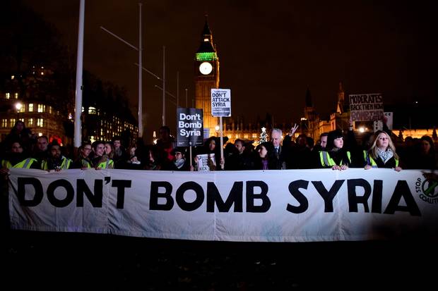 شام میں فضائی کارروائیوں کے خلاف احتجاج کی تیاری