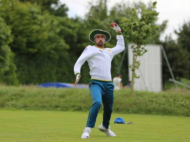 عامرسوئنگ ہتھیارسے انگلینڈکا شکار کرنے کیلیے تیار