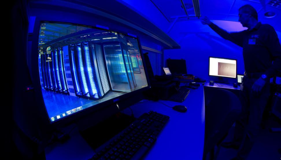 مصنوعی روشنیاں ہمیں جسمانی طور پر کمزور کر رہی ہیں: تحقیق