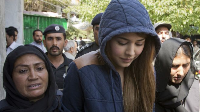 کسٹم انسپکٹر کا قتل، ایان علی کے وارنٹ جاری