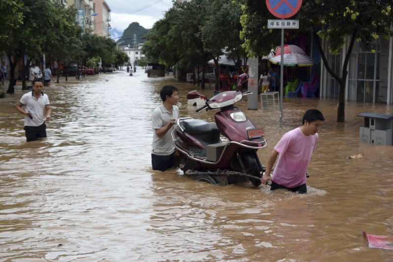چین میں شدید بارشیں‘ پہاڑی تودے گرنے سمیت دیگر حادثات میں 61 افراد ہلاک