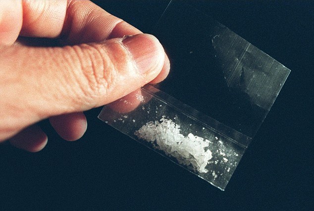 مہمند ایجنسی میں آئس کے مہلک کاروبار کی روک تھام کے لئے انتظامیہ کا جرگہ