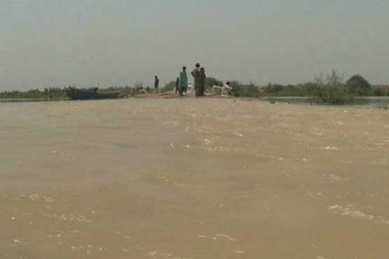 گھوٹکی: سیلاب نے تباہی مچا دی، دیہات کا زمینی رابطہ ختم