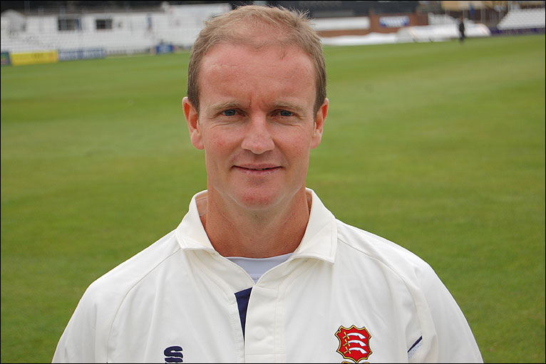 پاکستانی فیلڈرز کو خواب غفلت سے جاگنے کا پیغام