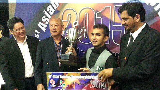 سنوکر کھلاڑی حمزہ اکبر کا پروفیشنل کریئر خطرے میں